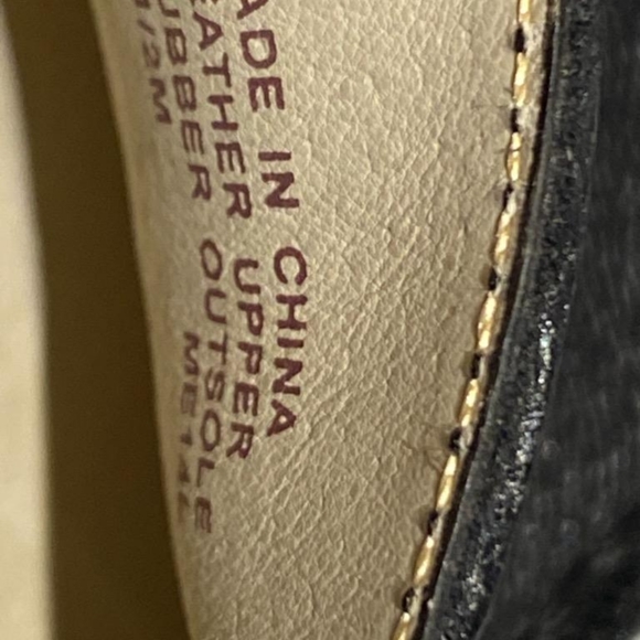 Michael Kors slip on flats NWOT - Picture 3 of 4